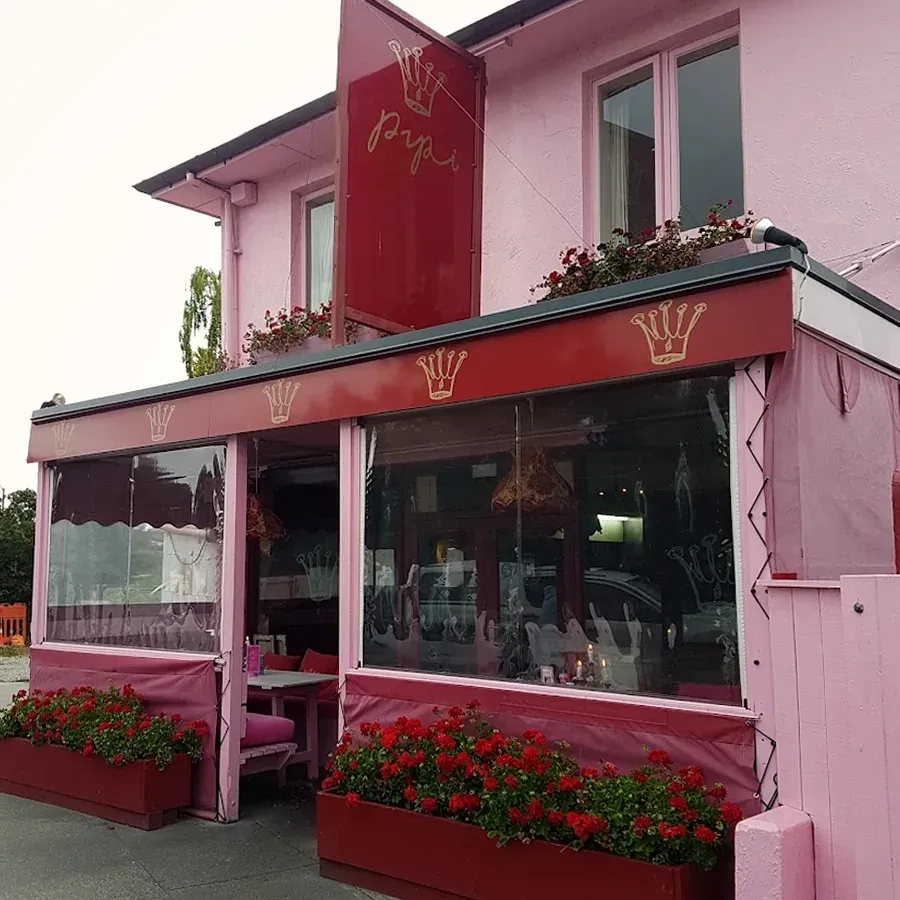 Pipi pizza café and pizza truck, bistro style restaurant