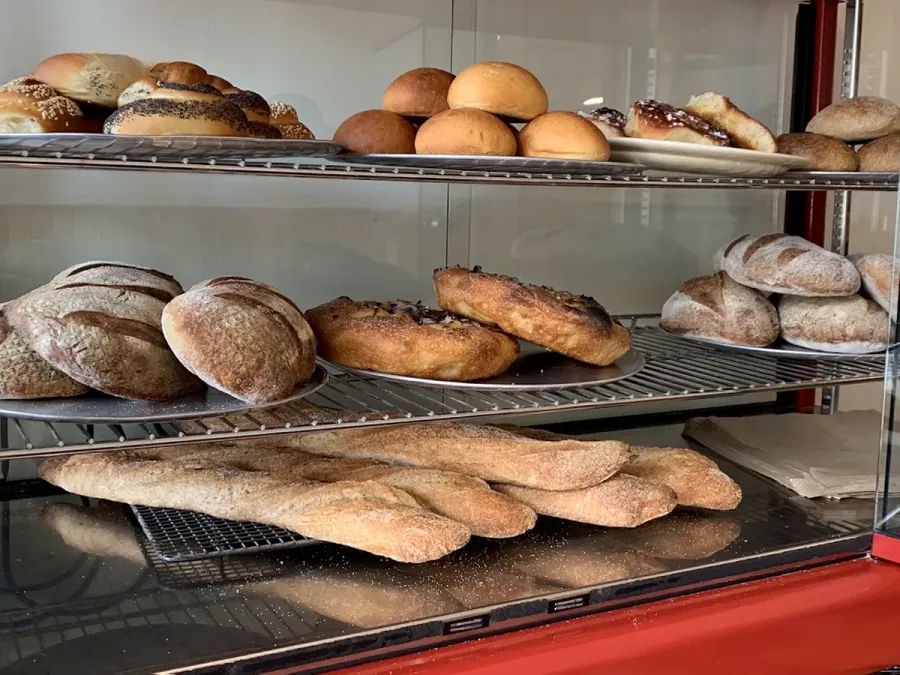 Mamma Mia Pizza & Roslyn bakery