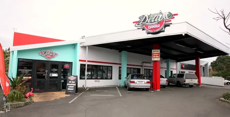 Deluxe Diner
