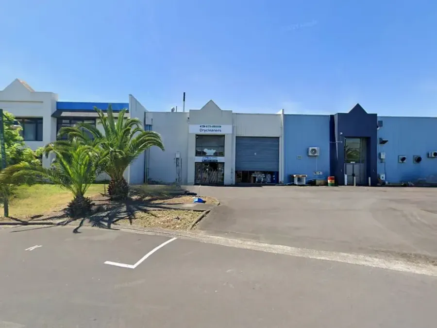 Blue-N-Green Drycleaners