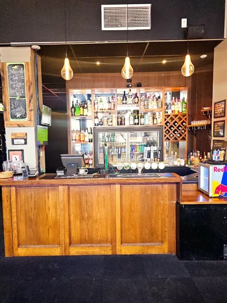 Bar 185