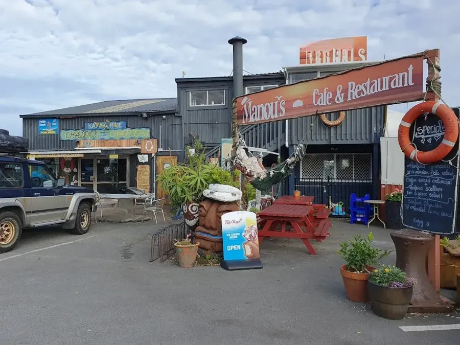 Manou's Waterfront Cafe & Restaurant