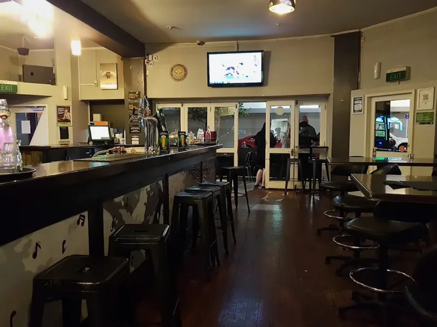 Roadhouse Bar and Grill