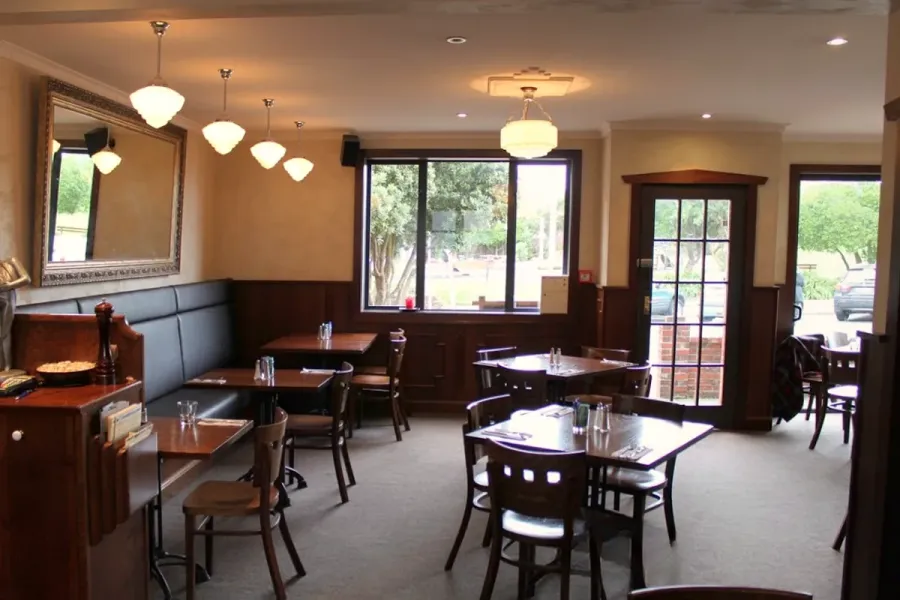 Salt Bar & Restaurant