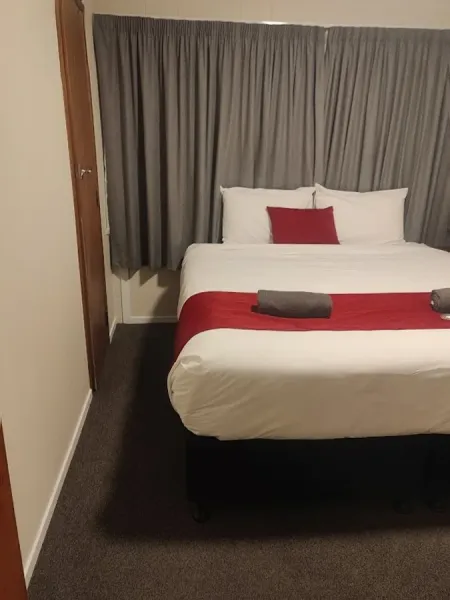 Stanley Apartments, Reception is at Ashwood Manor, 16 Thackeray Street