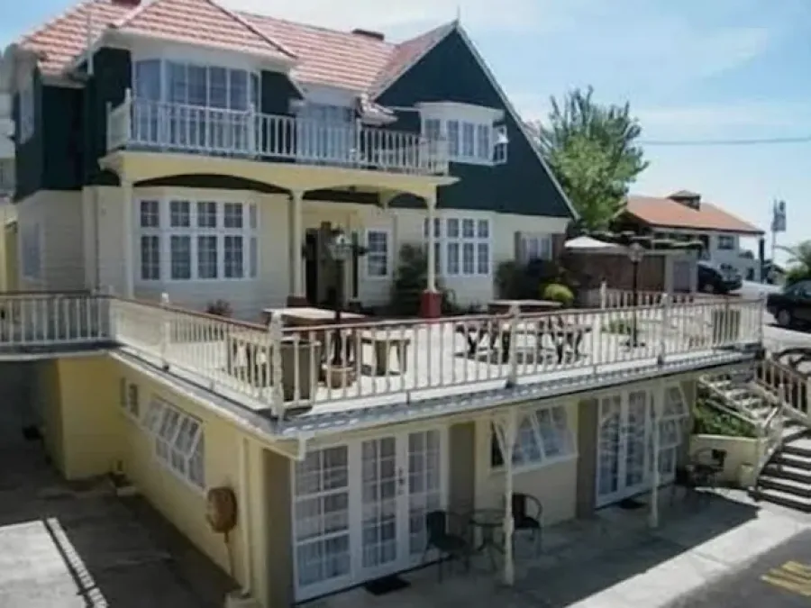 Colonial City Motel