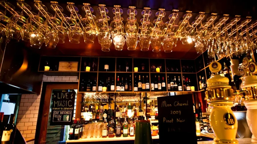 Vesuvio Jazz & Tapas Bar