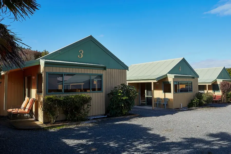 Bay Cottages Motel