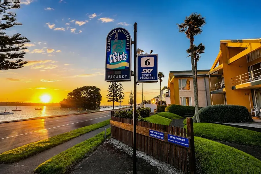 Bucklands Beach Waterfront Motel