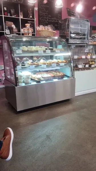 Treat Cakes and Pastries