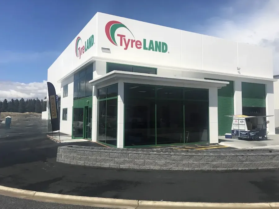 TyreLand Cromwell