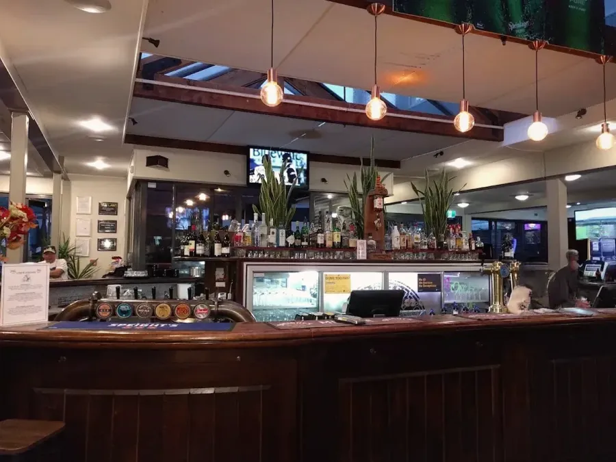 Frankton Arm Tavern
