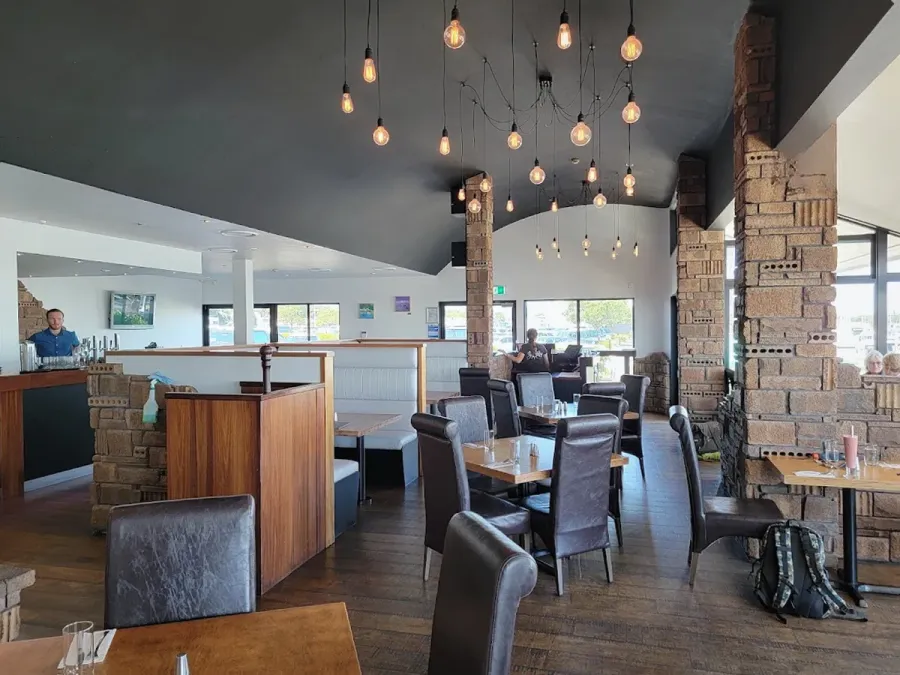 Salinity Restaurant & Bar