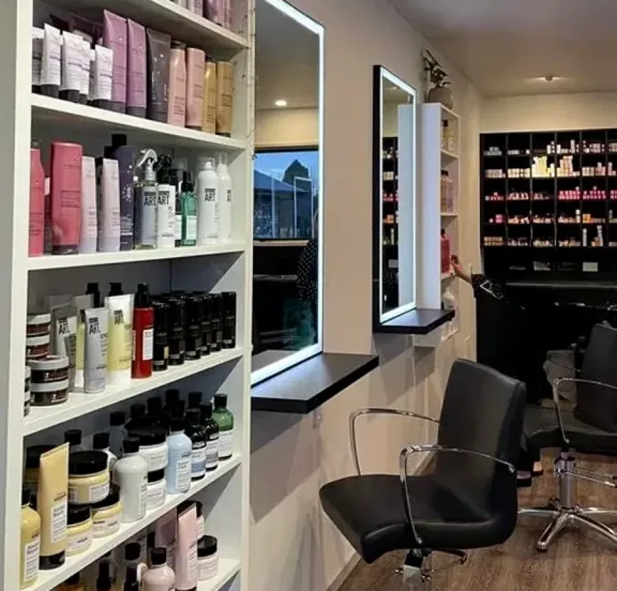 Mia's Hair Studio