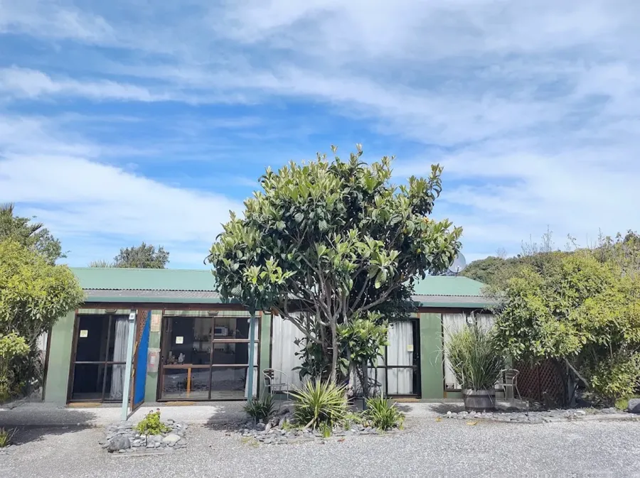 Sails Motel
