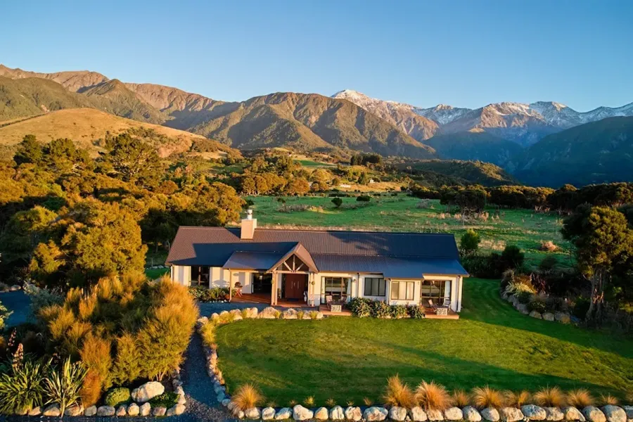 Manakau Lodge