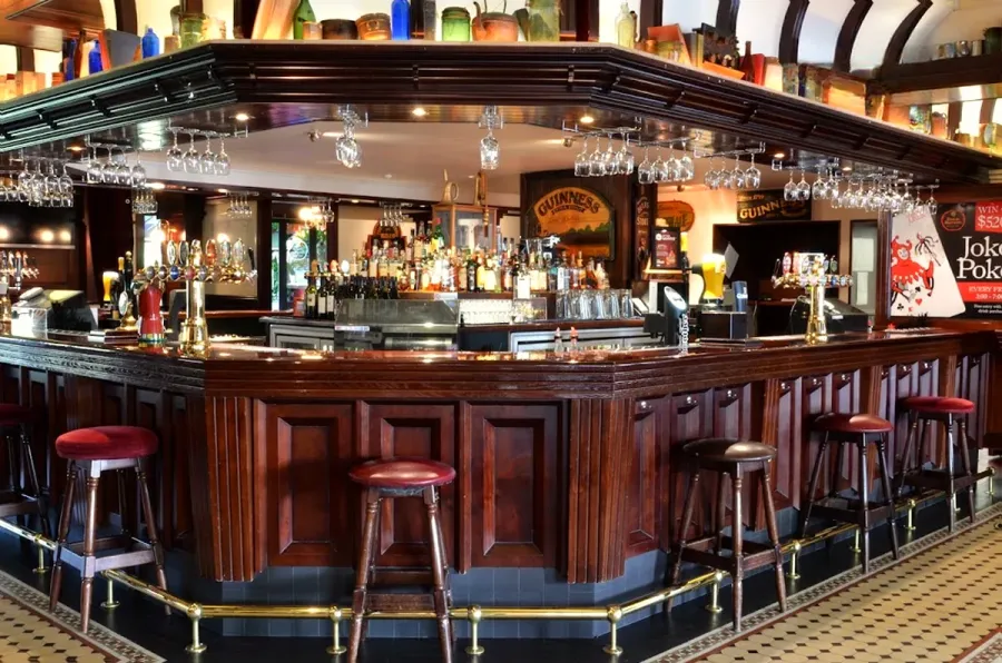 Dicey Reillys Pub and Eatery