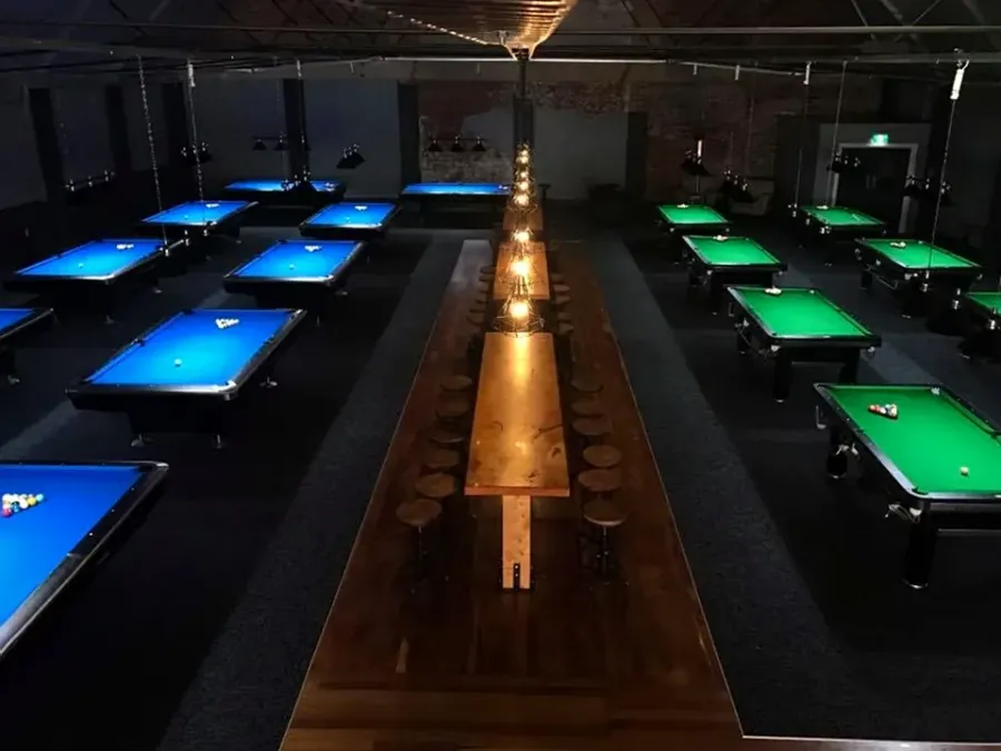 Bowey's Pool Lounge & Bar