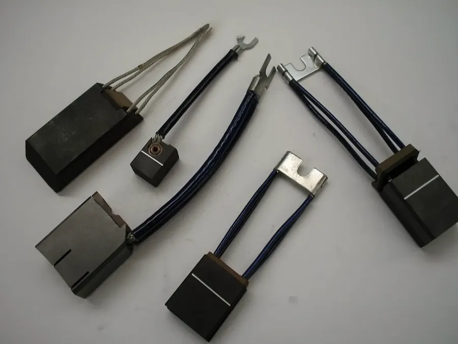 Independent Carbon Brush