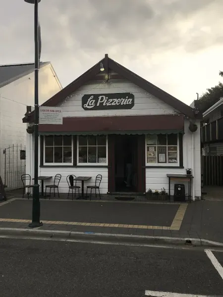 La Pizzeria