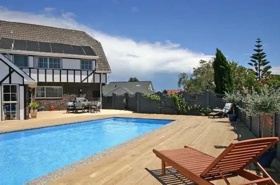 Tudor Manor