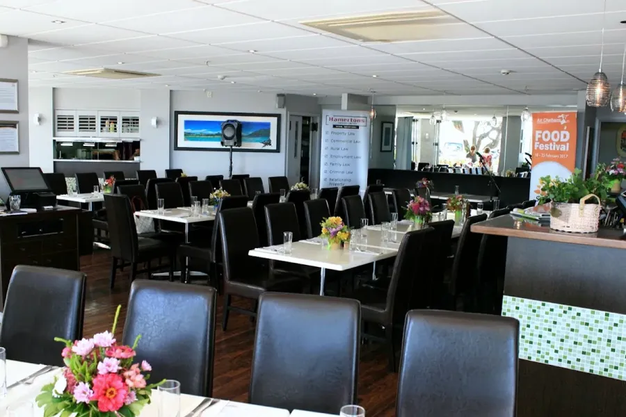 Roquette Restaurant & Bar