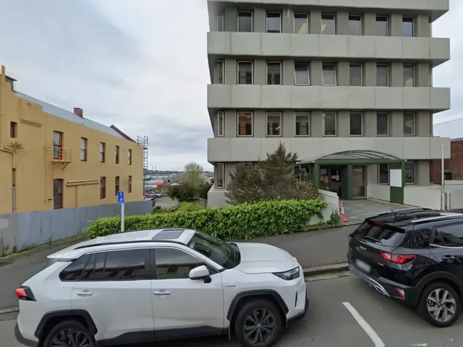 behind lawyer building 31 Stafford Street