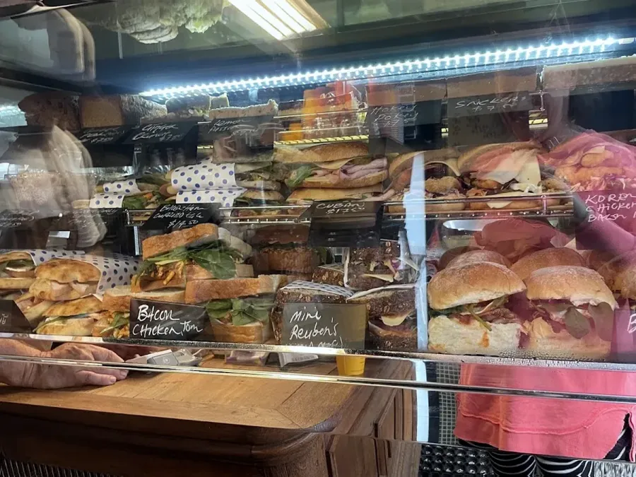 Reuben's Eatery