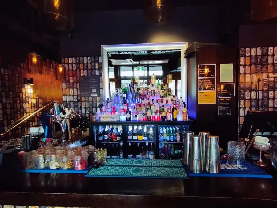 White & Wong's Sardine Bar