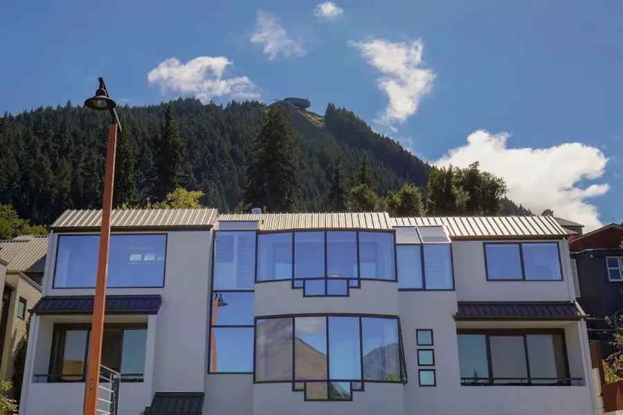 Queenstown House Lakeside Luxury Apartments