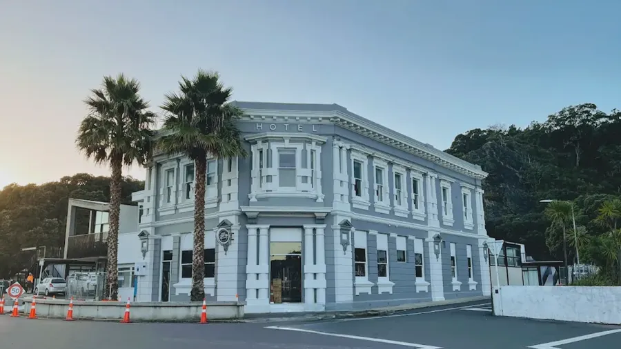 The Commercial Hotel