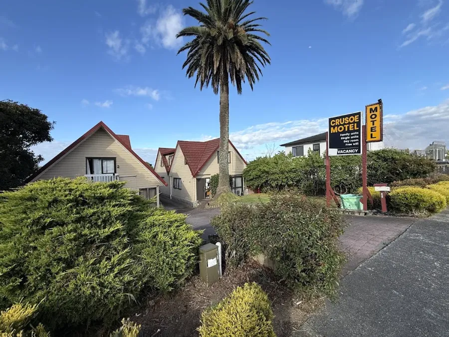 Crusoe's Motor Lodge