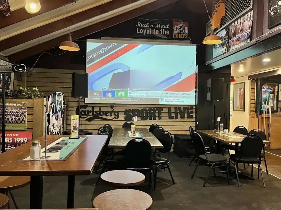 The RnM Sports Bar & Grill
