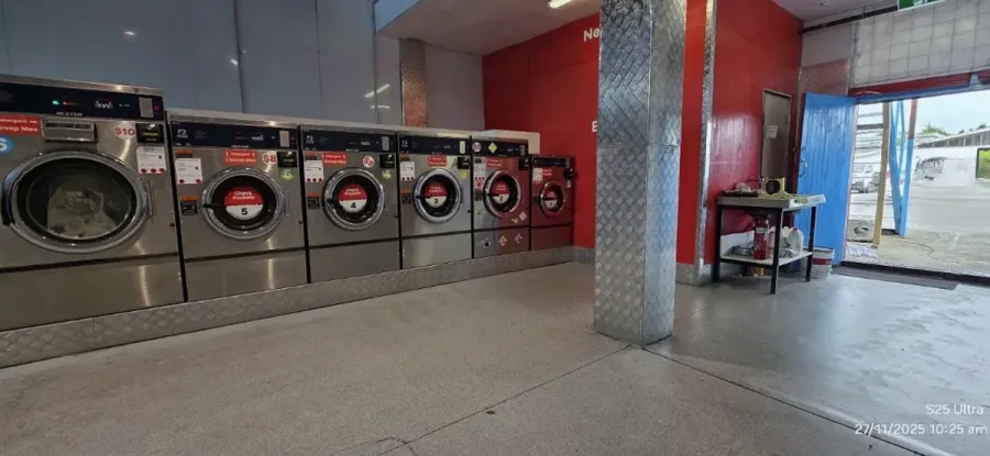 Nek minnit laundromat