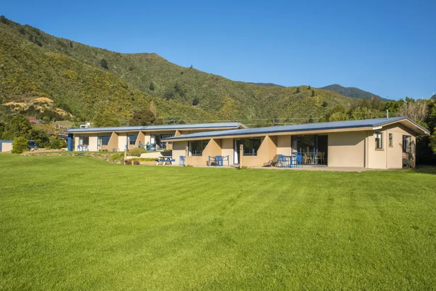 Bay Vista Waterfront Motel