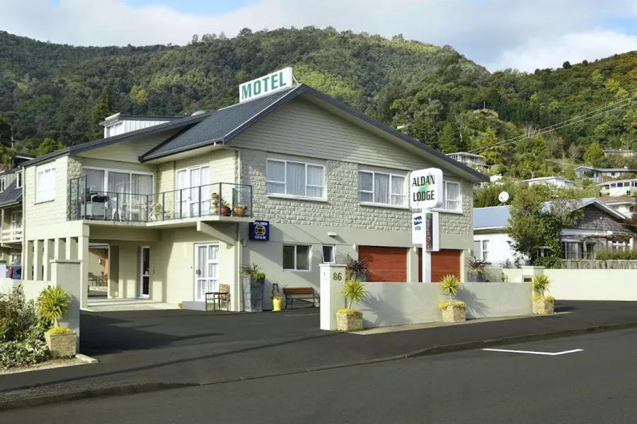 Aldan Lodge Motel