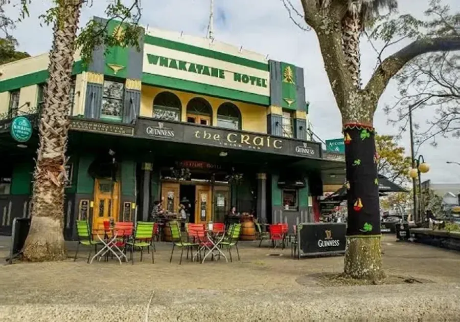 Whakatane Hotel & The Craic Irish Pub