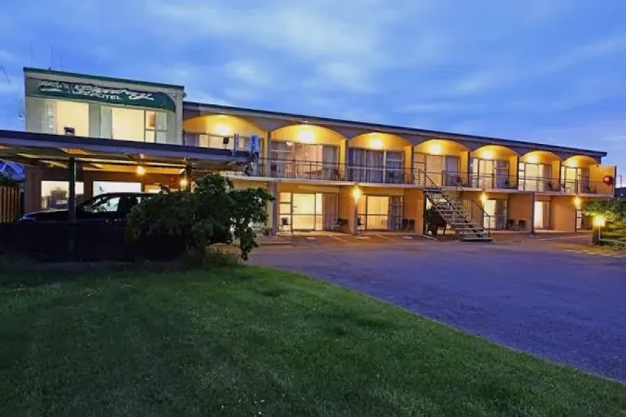 Midway Motels