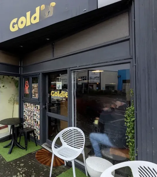 Goldie cafe & bar