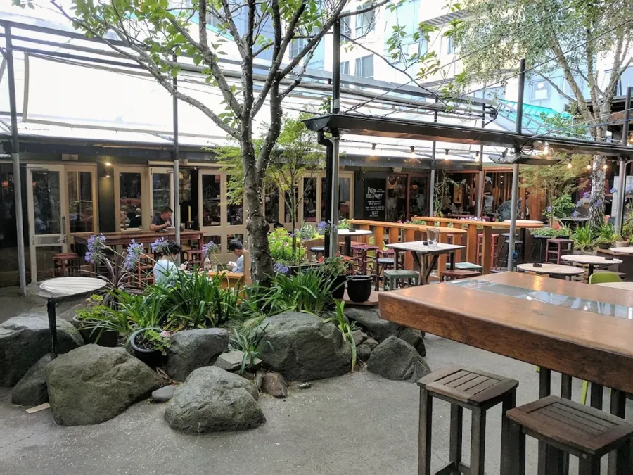 Southern Cross Garden Bar Restaurant