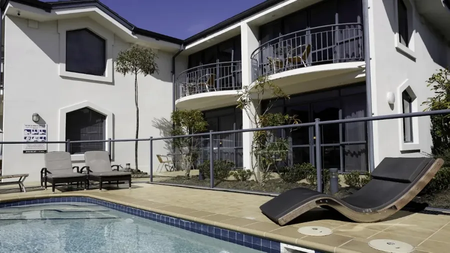 Delorenzo's Studio Apartments