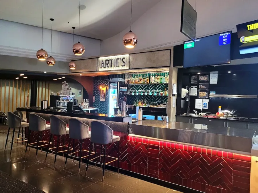 Arties Bar & Cafe
