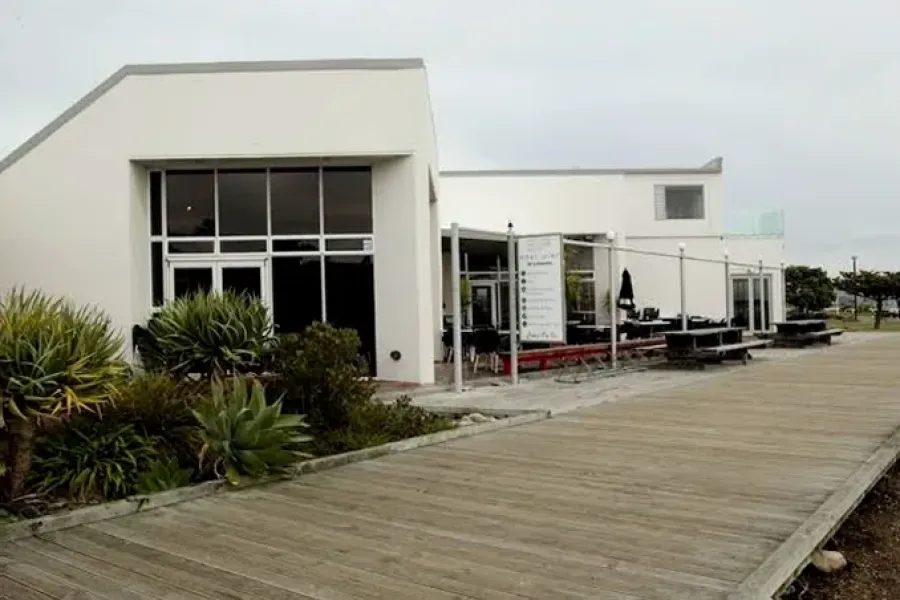 East Pier Hotel