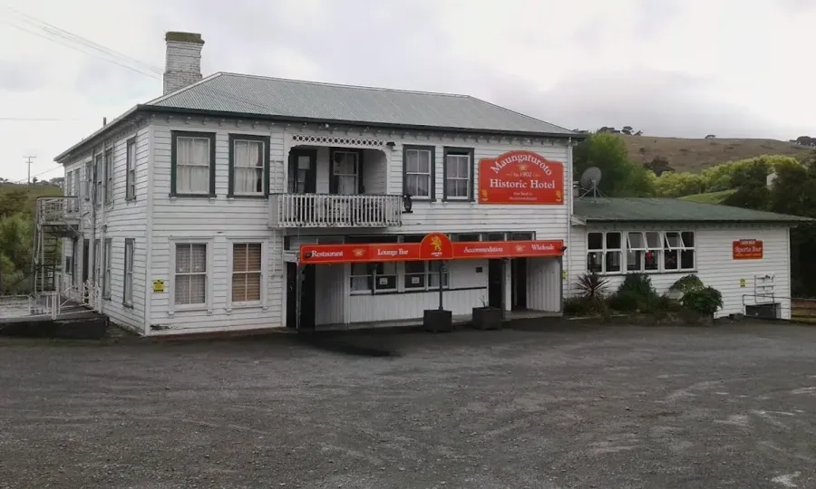 Maungaturoto Hotel