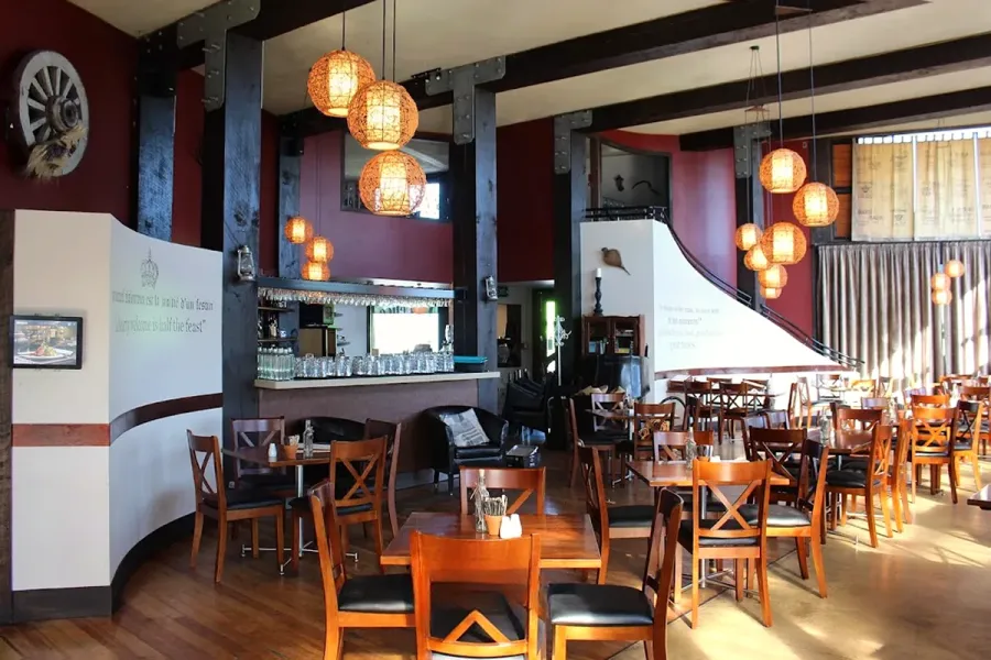 Raupo Cafe, Restaurant & Traiteur