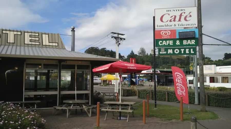 Hunters Cafe & Motel