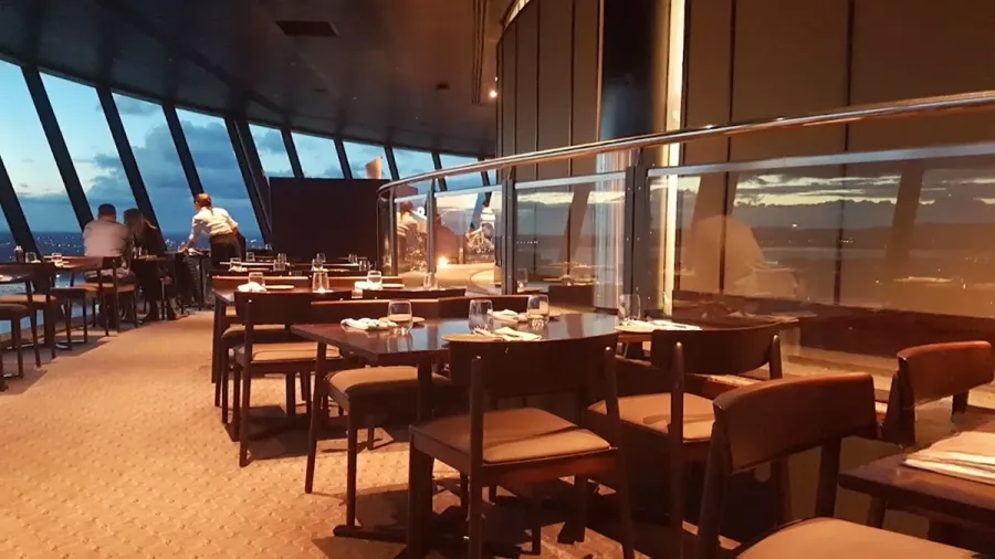 Orbit 360° Dining