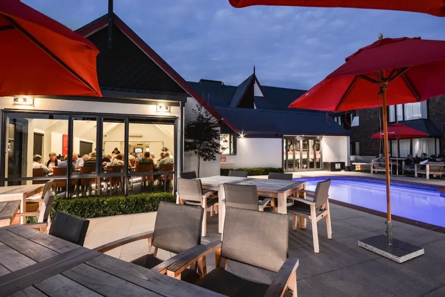 Quench Restaurant & Bar