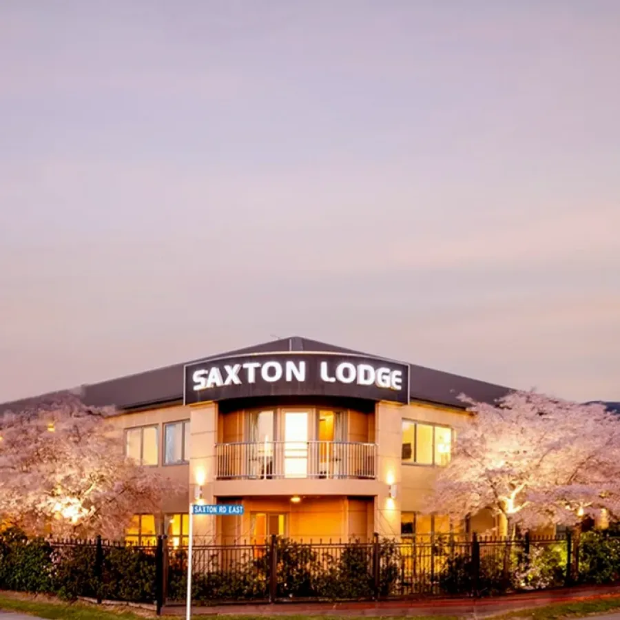 Saxton Lodge