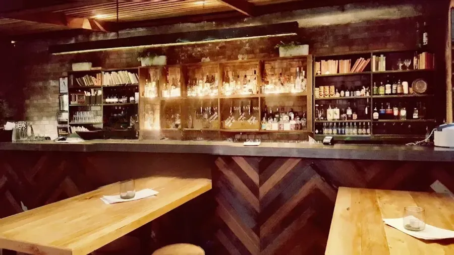 Pocket Bar & Kitchen